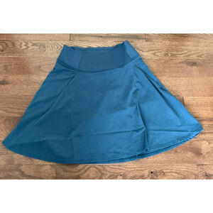 PUMA Women's PWRSHAPE Solid Woven Skort - Dark Denim NWT